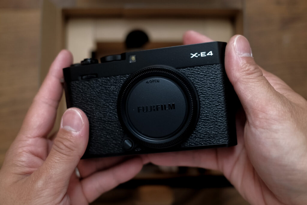 FUJIFILM X-E4開封