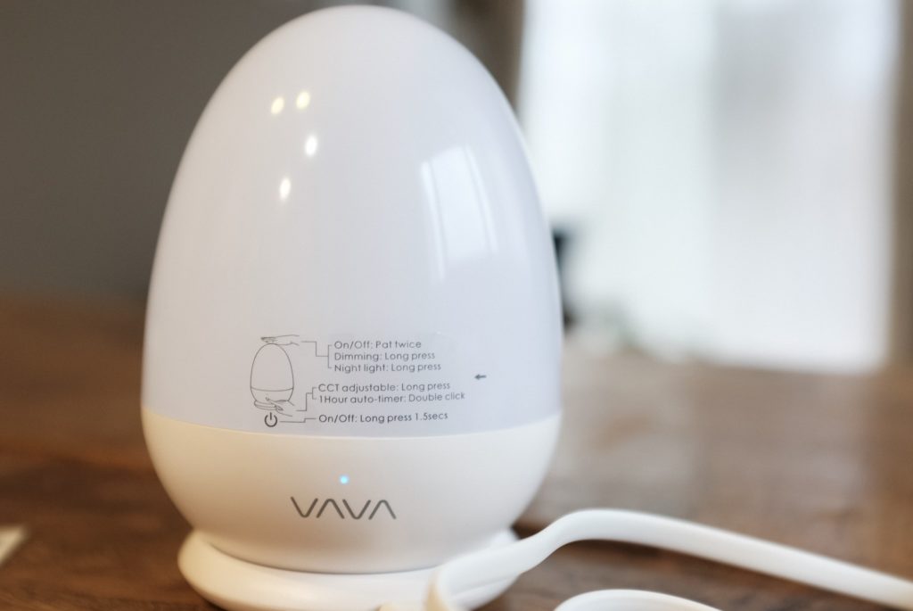 当時のVAVAナイトライト本体に印刷されたタッチ操作と1時間タイマーの案内